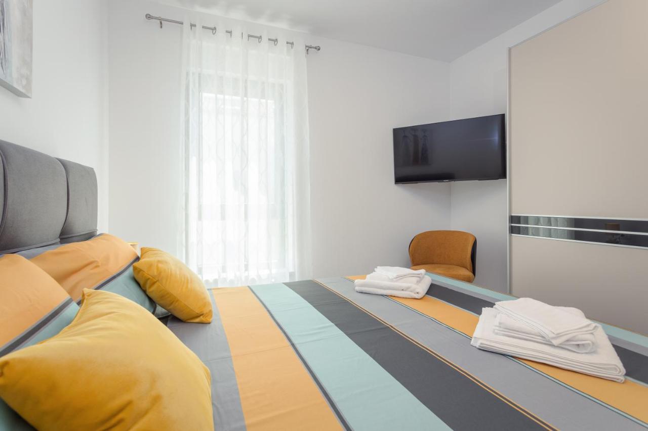 Ferienwohnung Luton Banjole Exterior foto