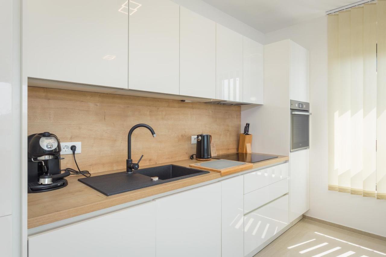 Ferienwohnung Luton Banjole Exterior foto