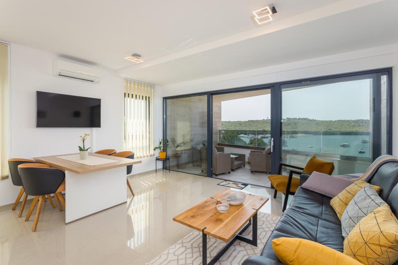 Ferienwohnung Luton Banjole Exterior foto