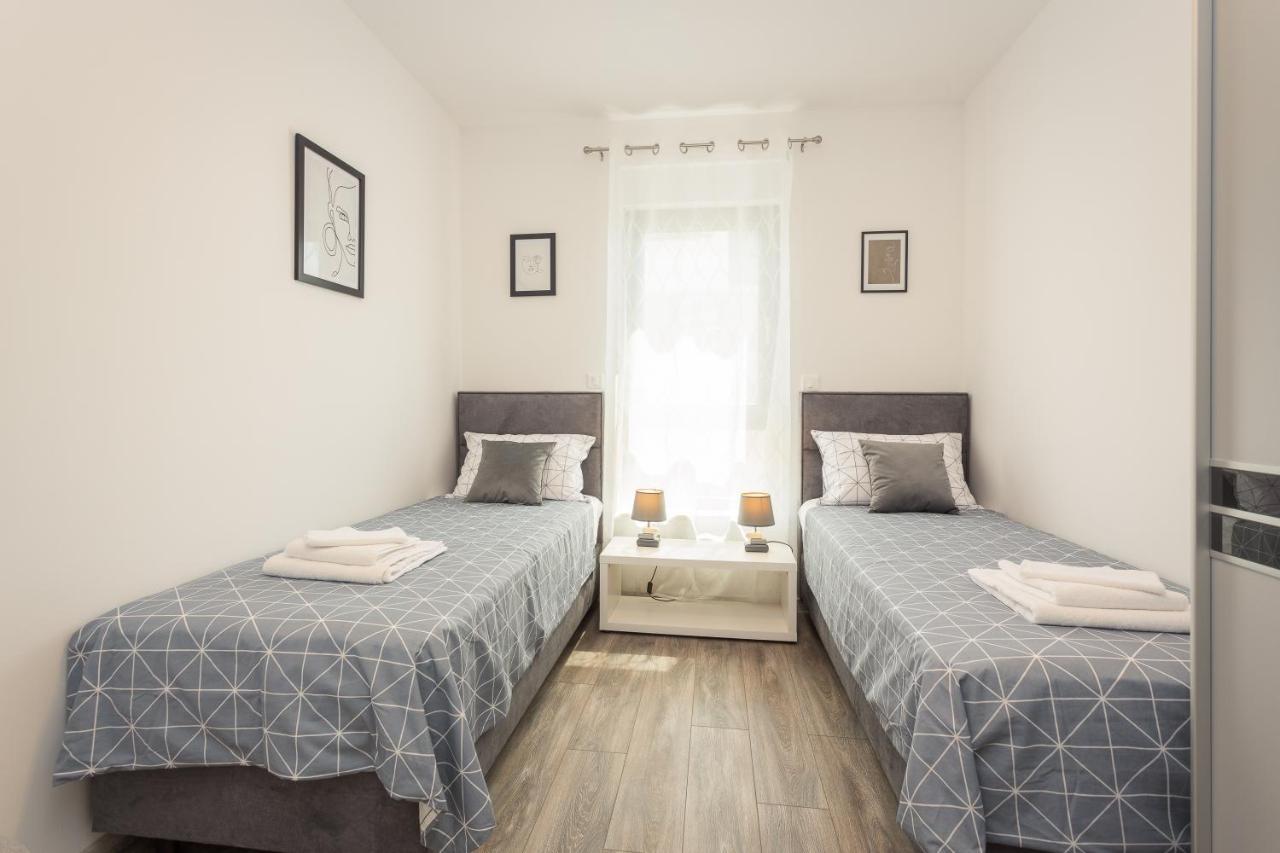 Ferienwohnung Luton Banjole Exterior foto