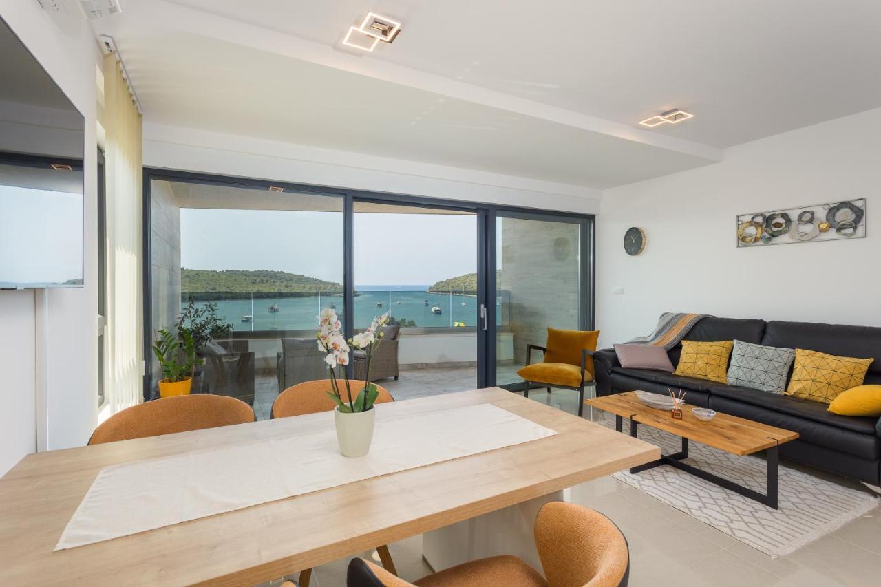 Ferienwohnung Luton Banjole Exterior foto