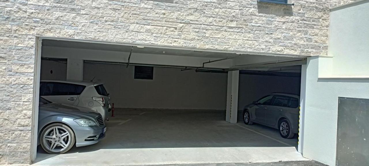 Ferienwohnung Luton Banjole Exterior foto
